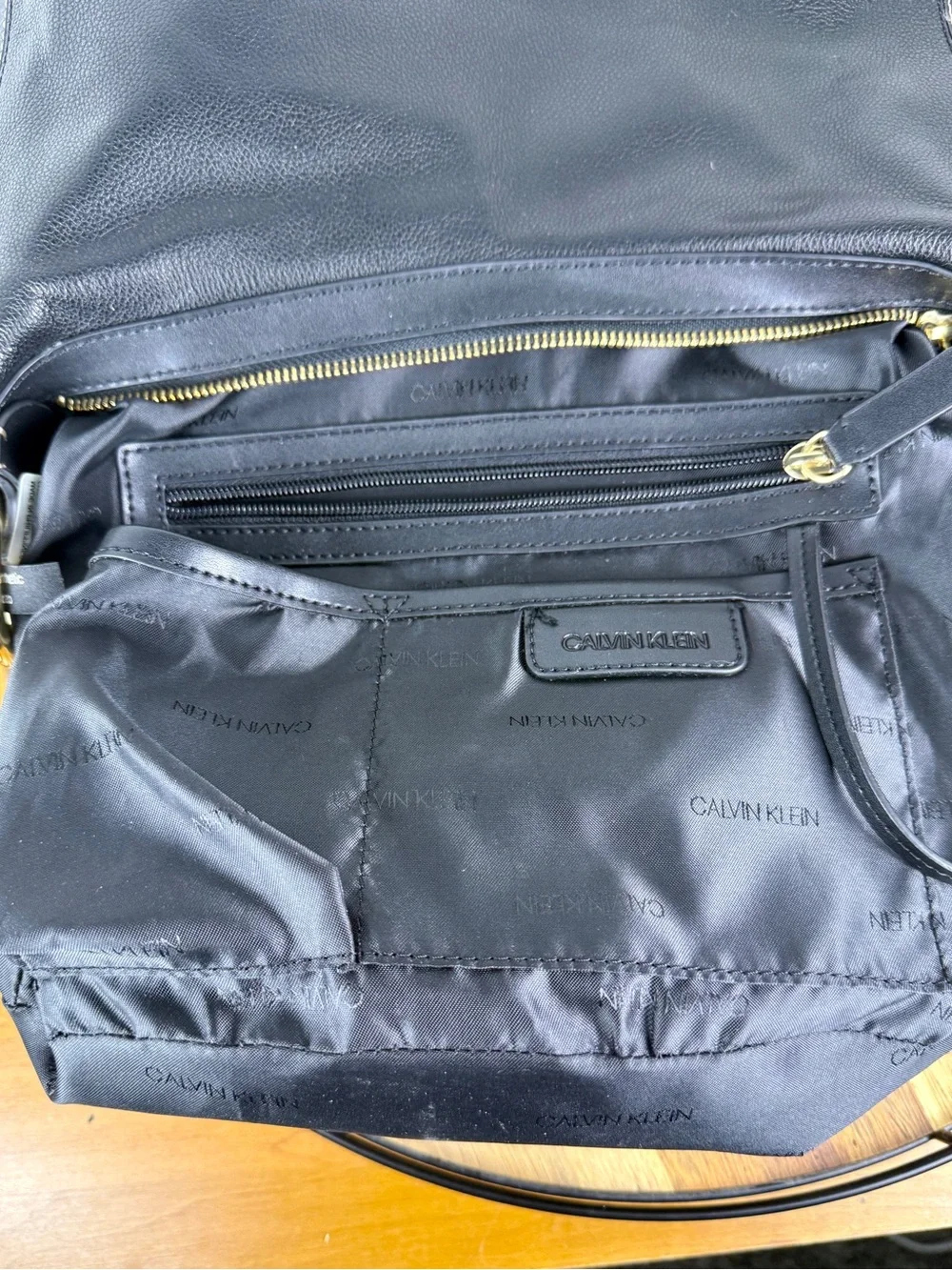Calvin Klein Sophia Leather Hobo Shoulder Bag-Black & Gold Accent Chain EUC